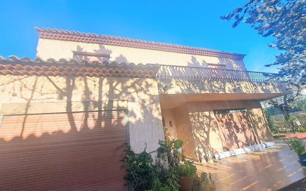 Maison à vendre    6 pièces • 150 m2 Six-Fours-les-Plages