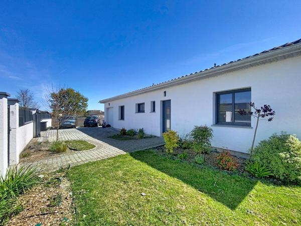 Ambarès centre - Maison 3 chambres rénovée, garage et jardin paysagé