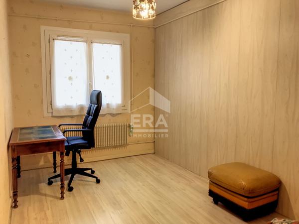 Sainte-Foy-la-Grande, appartement 4 pièces à pied de toutes commodités