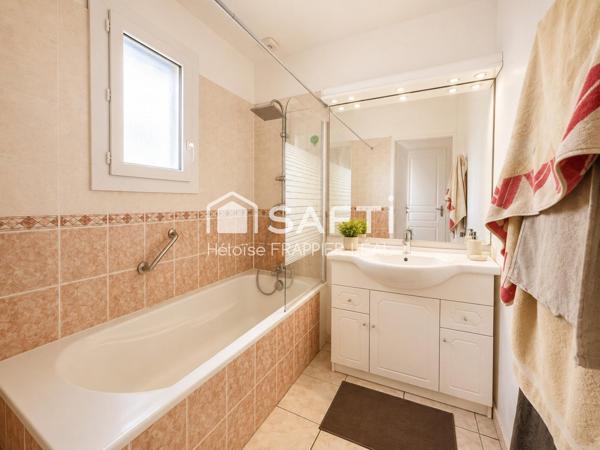Le Bouscat – secteur Les Écus / Mairie, maison de ville T3 avec jardin et parking
