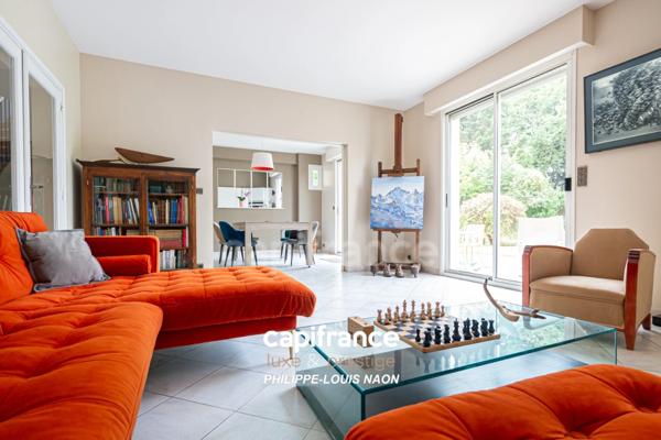 AUX PORTES DU MANS - SPLENDIDE VILLA DE 230m2 AVEC PISCINE