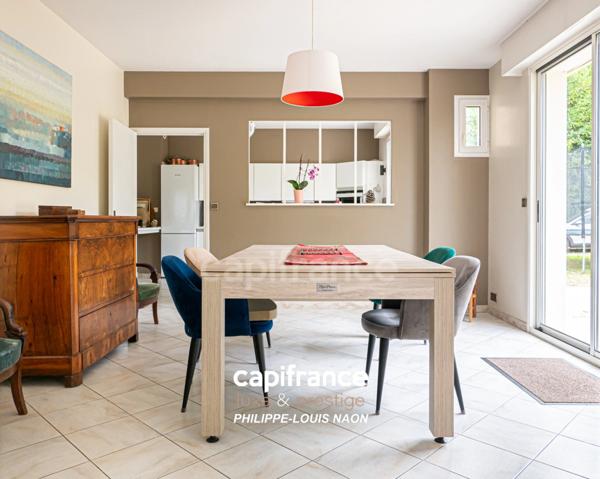 AUX PORTES DU MANS - SPLENDIDE VILLA DE 230m2 AVEC PISCINE