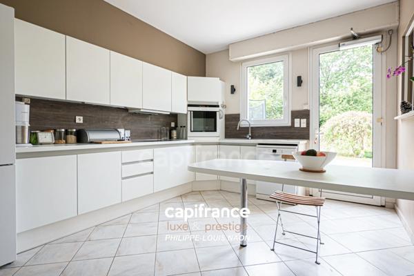 AUX PORTES DU MANS - SPLENDIDE VILLA DE 230m2 AVEC PISCINE