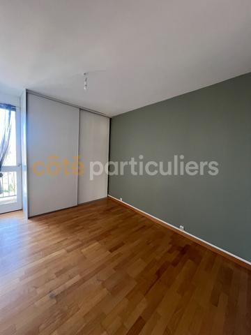 Vente
                Appartement63 m² - 3 Pièces -
                    TARBES (65000)