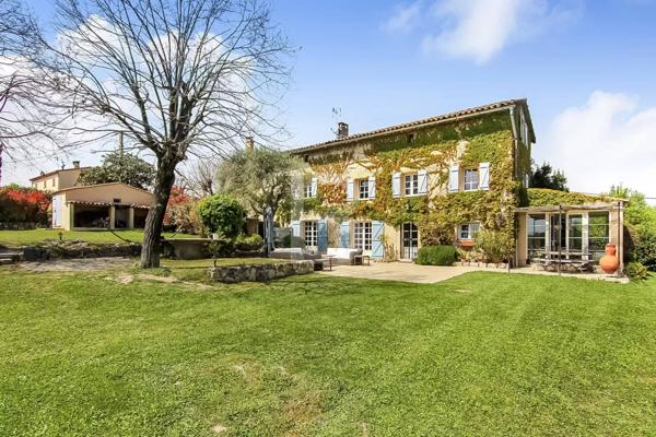 Co- exclusivité - Magnifique Bastide avec piscine à vendre à Mouans Sartoux