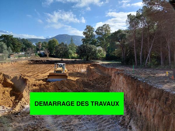 GRAND T2/ T3 NEUF BAIE DE CALVI