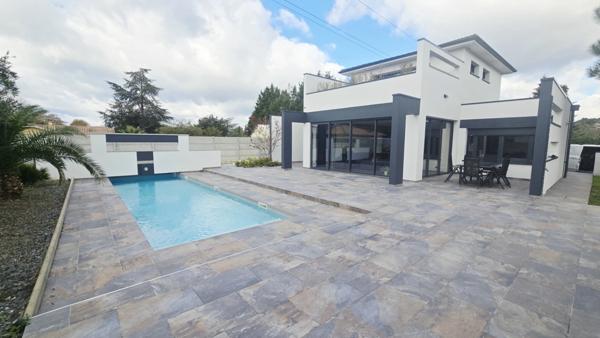Quartier France - Pessac - maison contemporaine de 135 m² - élégance et confort