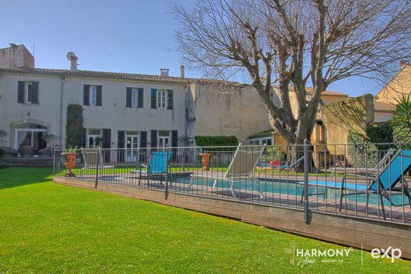 Demeure bourgeoise de caractère – 400 m² – jardin avec piscine chauffée