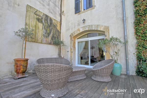 Demeure bourgeoise de caractère – 400 m² – jardin avec piscine chauffée