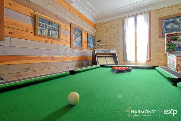 Demeure bourgeoise de caractère – 400 m² – jardin avec piscine chauffée