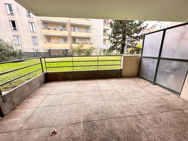 T3 RENOVE AVEC TERRASSE PLACE DE PARKING ET PISCINE ...