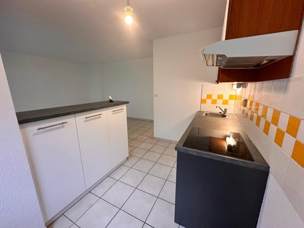 T3 RENOVE AVEC TERRASSE PLACE DE PARKING ET PISCINE ...