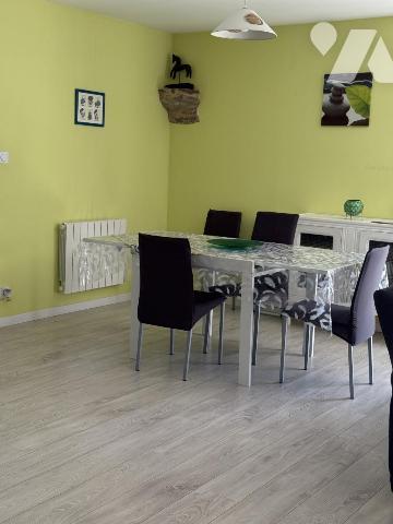 A VENDRE-LONGERE EN PIERRES THEIX NOYALO-1900 m2 de terrain