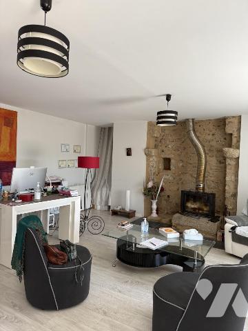 A VENDRE-LONGERE EN PIERRES THEIX NOYALO-1900 m2 de terrain