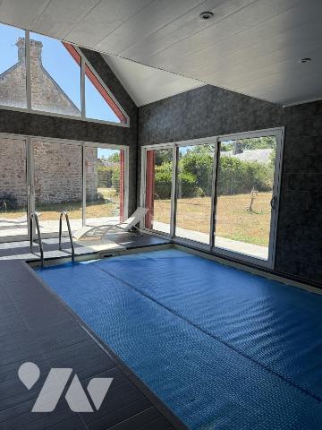 A VENDRE-LONGERE EN PIERRES THEIX NOYALO-1900 m2 de terrain