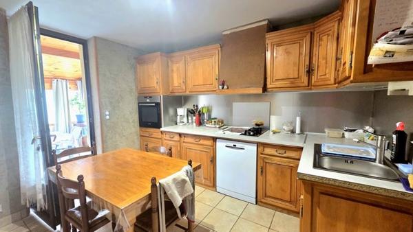 Maison à vendre 170 000 € Uzerche 6 p 130 m² DPE D