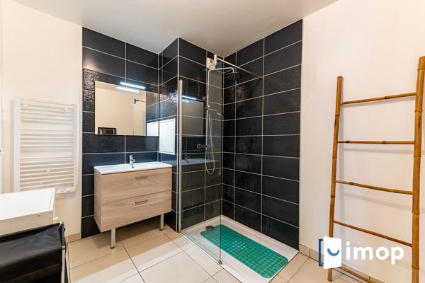 Montreuil - T3 lumineux - cellier - parking