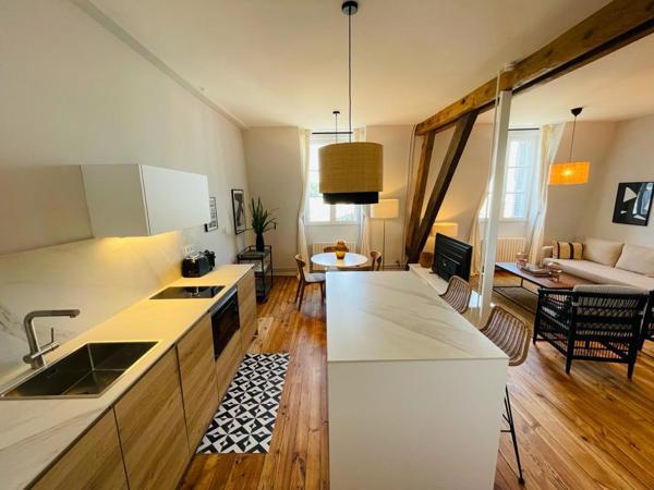 Bayonne centre-appartement T6 de 150m²-avec ascenseur au dernière étage, vue exceptionnelle dégagé sur l'Adour, plus une chambre indépendante de 19m².