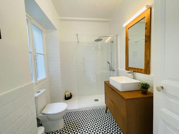 Bayonne centre-appartement T6 de 150m²-avec ascenseur au dernière étage, vue exceptionnelle dégagé sur l'Adour, plus une chambre indépendante de 19m².