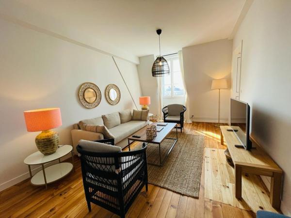Bayonne centre-appartement T6 de 150m²-avec ascenseur au dernière étage, vue exceptionnelle dégagé sur l'Adour, plus une chambre indépendante de 19m².