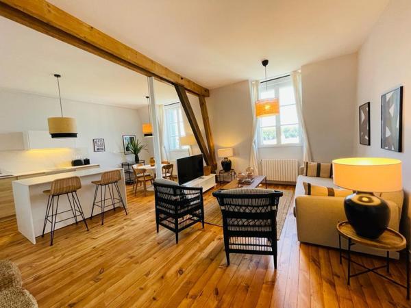 Bayonne centre-appartement T6 de 150m²-avec ascenseur au dernière étage, vue exceptionnelle dégagé sur l'Adour, plus une chambre indépendante de 19m².