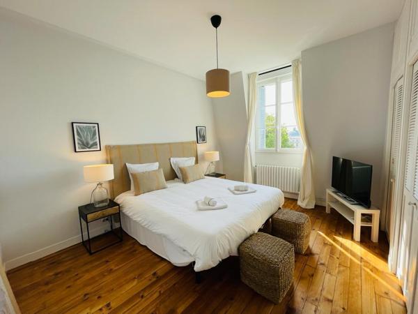 Bayonne centre-appartement T6 de 150m²-avec ascenseur au dernière étage, vue exceptionnelle dégagé sur l'Adour, plus une chambre indépendante de 19m².