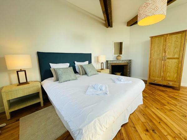 Bayonne centre-appartement T6 de 150m²-avec ascenseur au dernière étage, vue exceptionnelle dégagé sur l'Adour, plus une chambre indépendante de 19m².