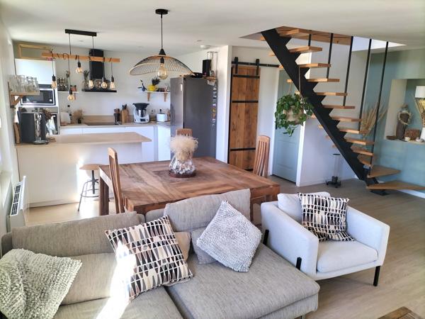 Le Thor (84250) Maison de village entièrement rénovée avec jardin