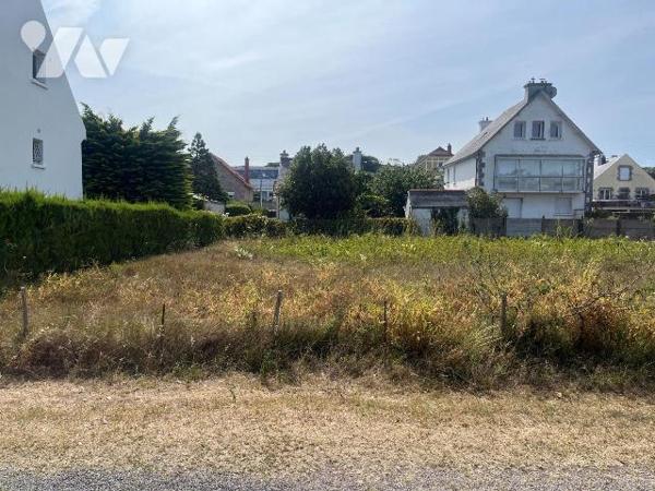ERQUY - TERRAIN À BÂTIR SITUÉ À 120 MÈTRES DE LA PLAGE -
Parcelle constructible de 328 m² (zon...
