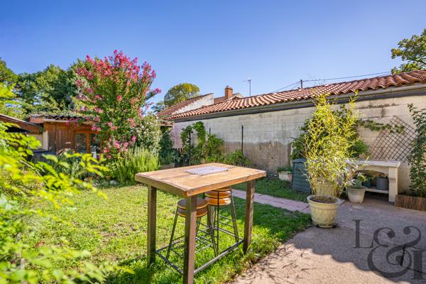 MAISON DE VILLE AVEC JARDIN