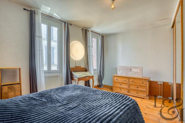 MAISON DE VILLE AVEC JARDIN
