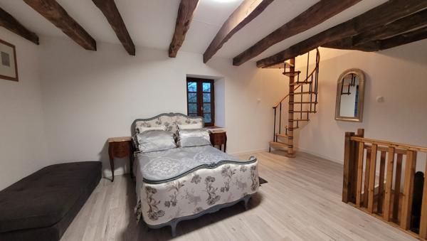 Ensemble de deux maisons de charme dans un bourg authentique