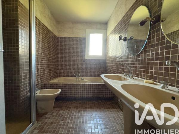 Maison à vendre 6 pièces 177 m² Pierrelatte