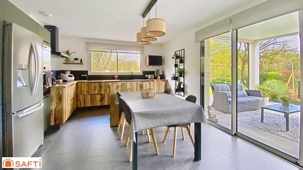 Maison contemporaine récente entre nature et confort