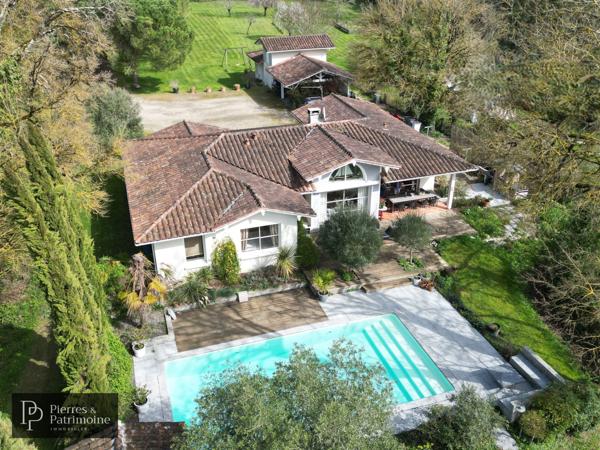 Nérac (47600) Villa de plain-pied avec piscine, dépendance sur un terrain de 8500m² à Nérac