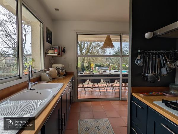 Nérac (47600) Villa de plain-pied avec piscine, dépendance sur un terrain de 8500m² à Nérac