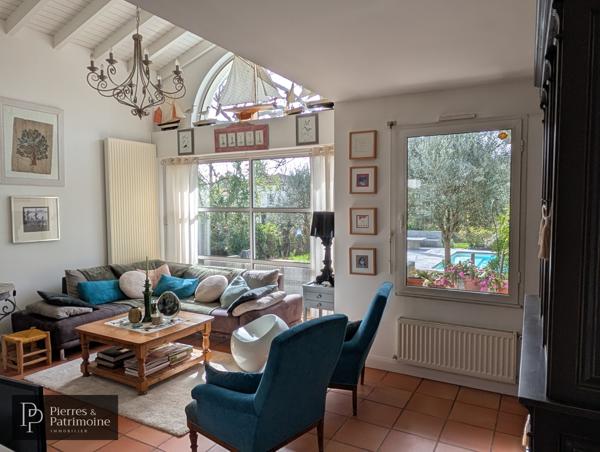 Nérac (47600) Villa de plain-pied avec piscine, dépendance sur un terrain de 8500m² à Nérac