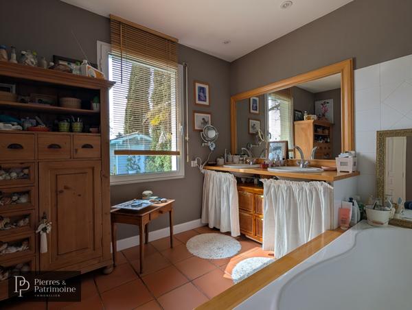 Nérac (47600) Villa de plain-pied avec piscine, dépendance sur un terrain de 8500m² à Nérac