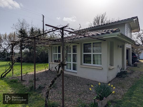 Nérac (47600) Villa de plain-pied avec piscine, dépendance sur un terrain de 8500m² à Nérac
