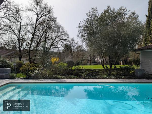 Nérac (47600) Villa de plain-pied avec piscine, dépendance sur un terrain de 8500m² à Nérac
