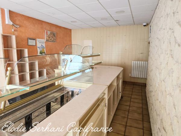 Immeuble de rapport d'environ 385m2 à Colombier Fontaine