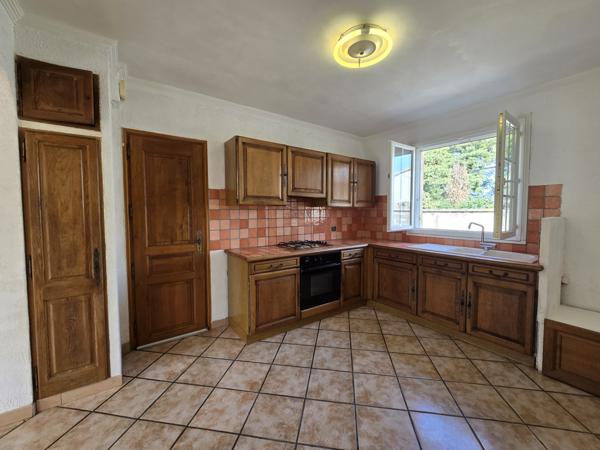 Sorgues (84700) Secteur ROUTE DE CHATEAUNEUF- MAISON PLAIN PIED 78m² - TERRAIN 378M² - GARAGE