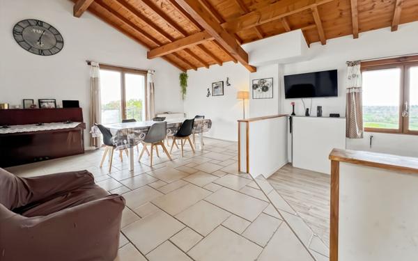 Maison à vendre    4 pièces •  Briscous