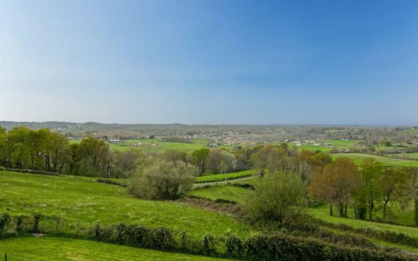 Maison à vendre    4 pièces •  Briscous