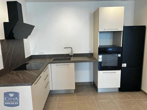 Appartement à louer 2 pièces 62.79m² Gignac (34150)