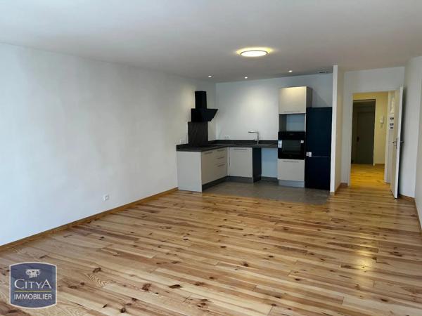 Appartement à louer 2 pièces 62.79m² Gignac (34150)