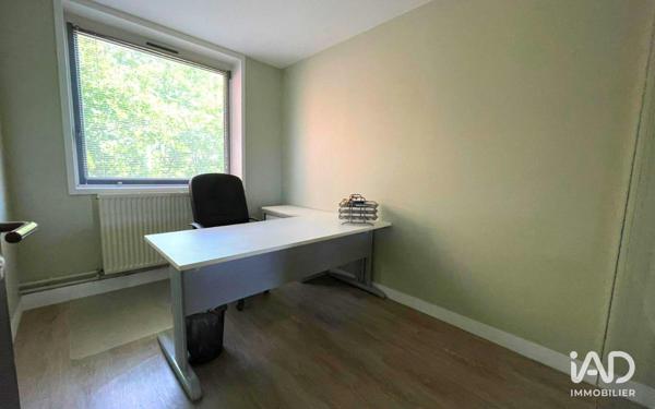Bureaux à vendre 179 m² Évry-Courcouronnes