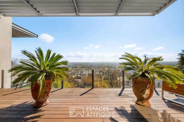 Toit-terrasse avec grandes terrasses et vue imprenable sur Lyon dans une résidence de standing