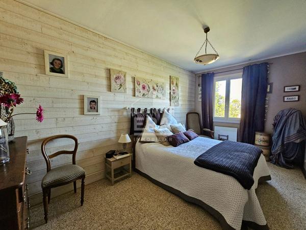 LANÇON-PROVENCE - Maison de plain-pied de 116m² - 3 chambres - piscine - 900m² de terrain