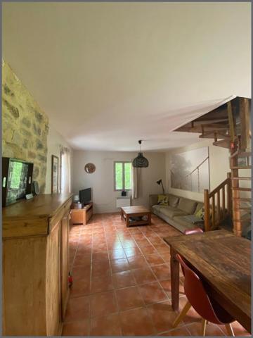 Maison en pleine nature face au Mont Ventoux